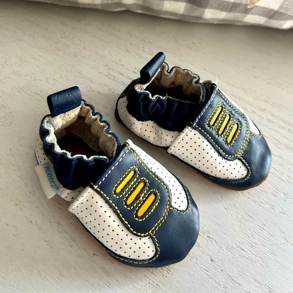 Robeez baby leather shoes 0-6 months
